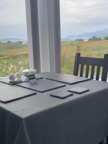 Ardmorn Holiday Accommodation ダンヴェガン エクステリア 写真